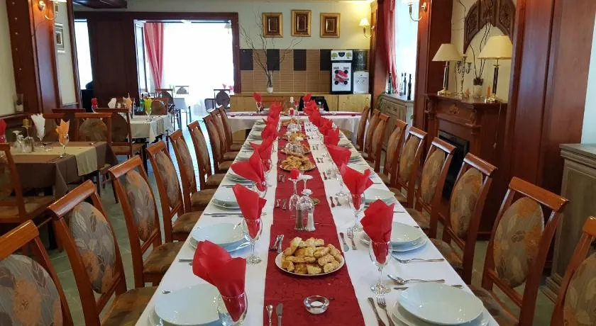 Ezüstfenyő Hotel - Image 1