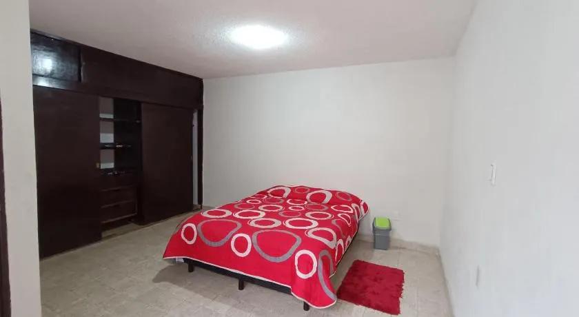 Casa Luna, habitación compartida cerca del zoo - Image 1