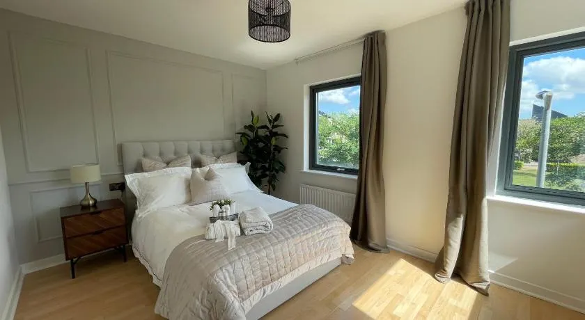 Quiet Luxe Home with GYM and Free Parking - Image 1