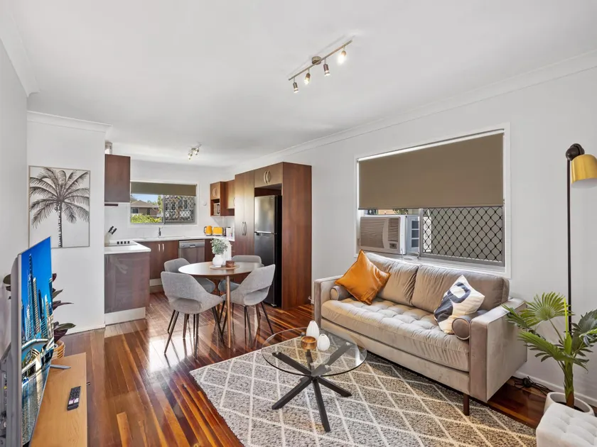 Windsor Cosy 2-Bedroom Unit in Quiet Neighborhood - Image 1