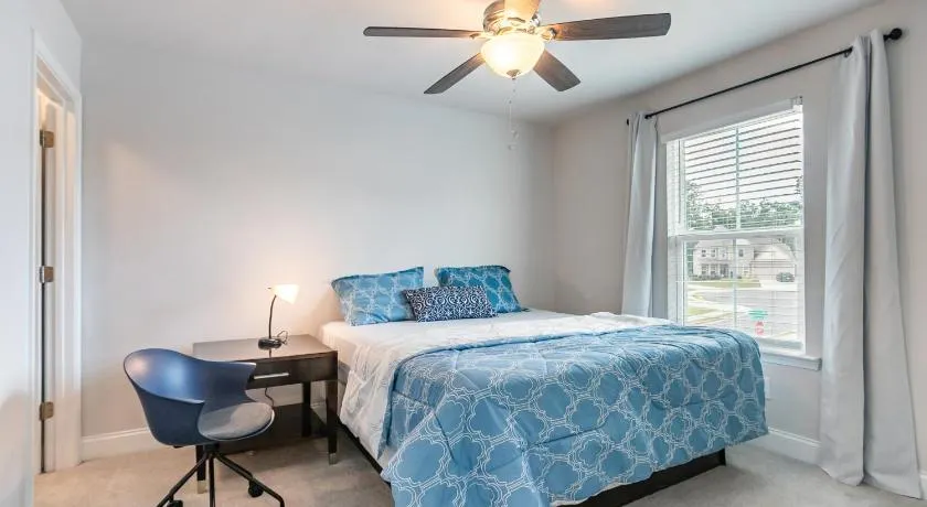 New Charming Surburban Retreat 12 mins to Lakepoint - Image 1