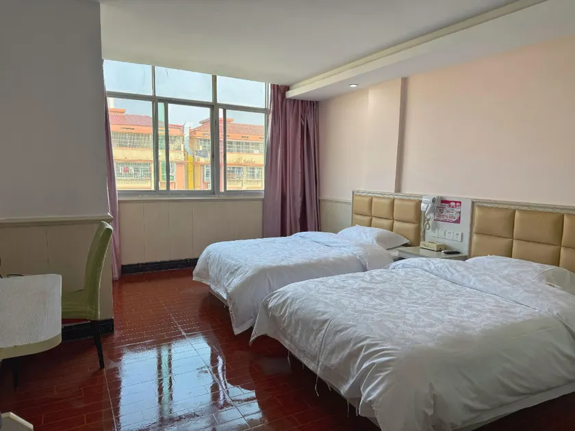 Jiudianban Chain Hotel - Image 1