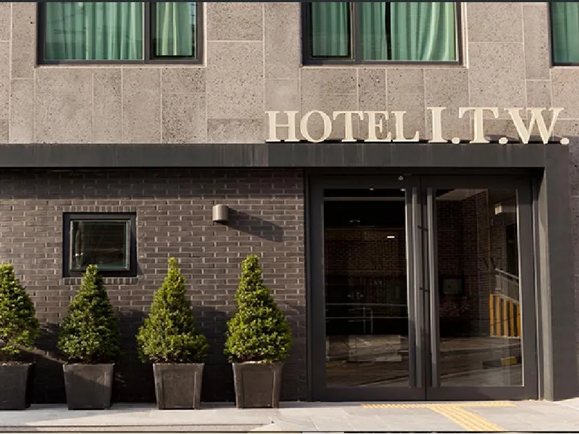 Hotel ITW - Image 1