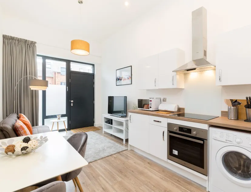 Stylish Executive Apartment - Coventry City Centre - Image 1