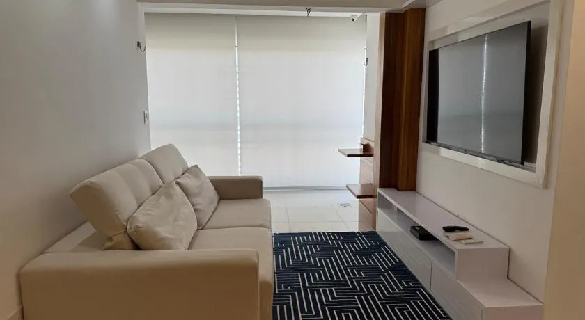 Alto padrão com ar, garagem, sacada integrada - Image 1