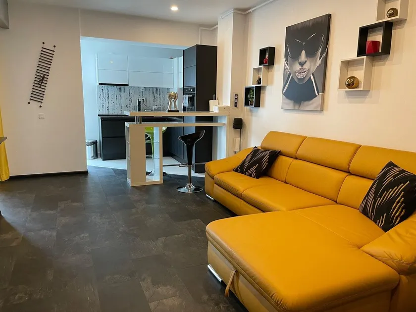Fancy Westpark 2 Residence Lakeview W7 - Image 1
