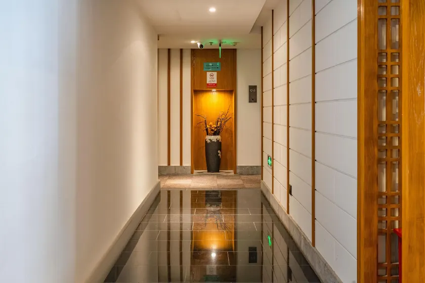 Mohouse Hotel - Image 1
