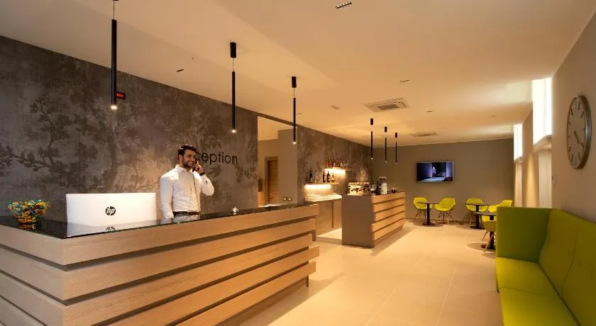 Hotel H21 - Image 1