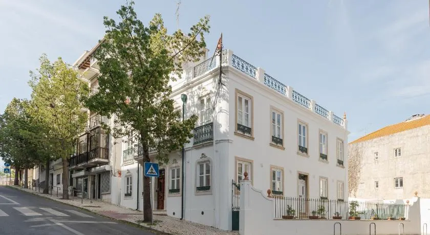 Almada Villa - Image 1