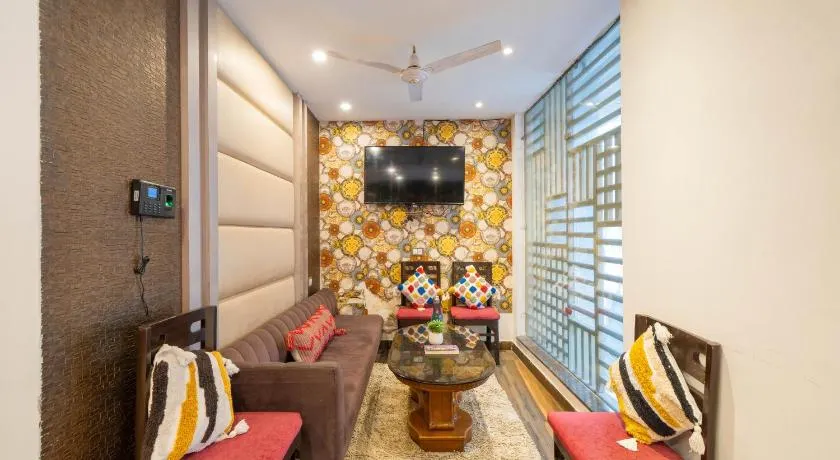 Perfectstayz Premium at Harkipauri Road - Ganga view rooftop cafe - Image 1
