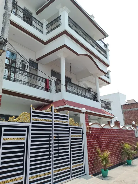Varuna Palace Near Mandir & Ghat's Varanasi - Image 1