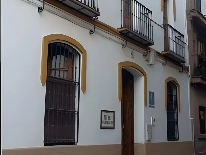 Hostel Triana Backpackers - Image 1
