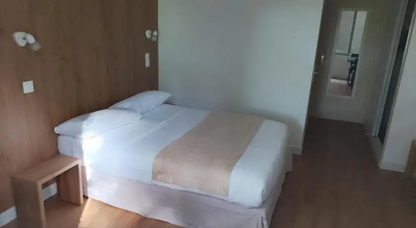Chez Yves , 200 m du canal , 7 min de Golfech , parking privé et gratuit , rangement vélo fermés - Image 1