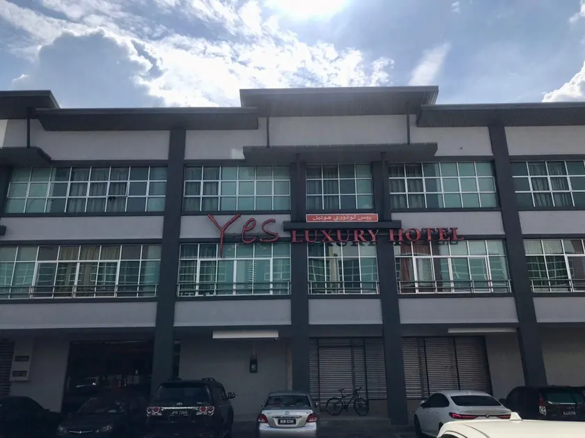 Yes Luxury Hotel - Image 1