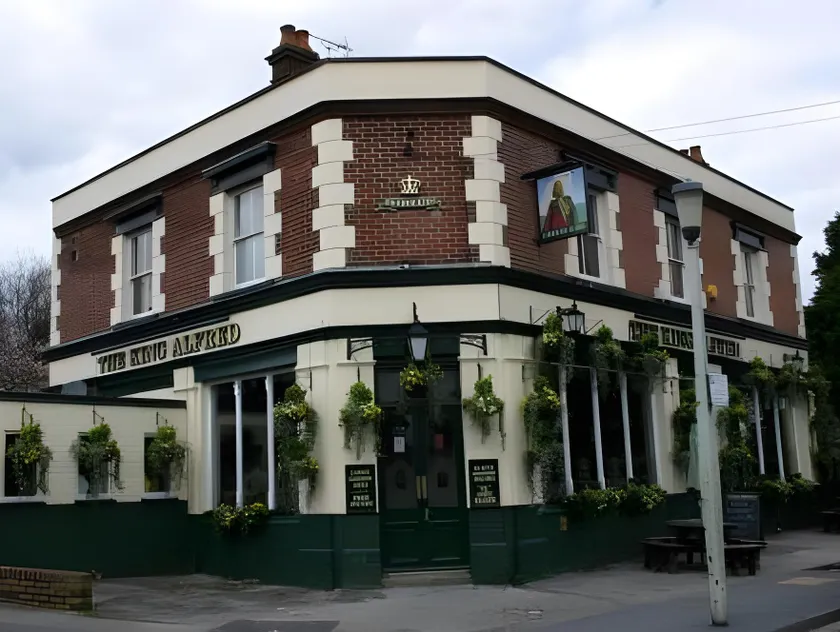 The King Alfred Pub - Image 1