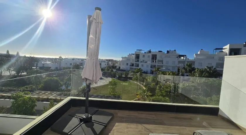 Nice 2 bedroom Bali Apartment with sea views - Image 1