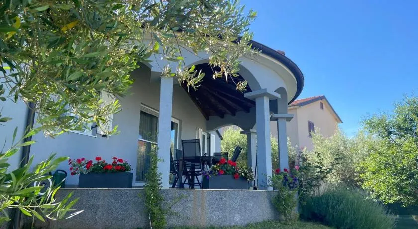 Holiday Home Mihaela - Image 1