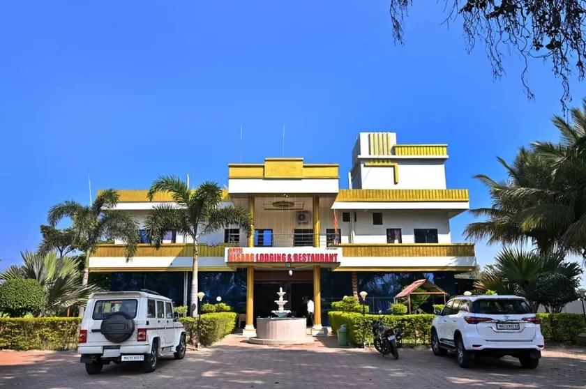Hotel Nisarg Lodging And Restaurant - Image 1