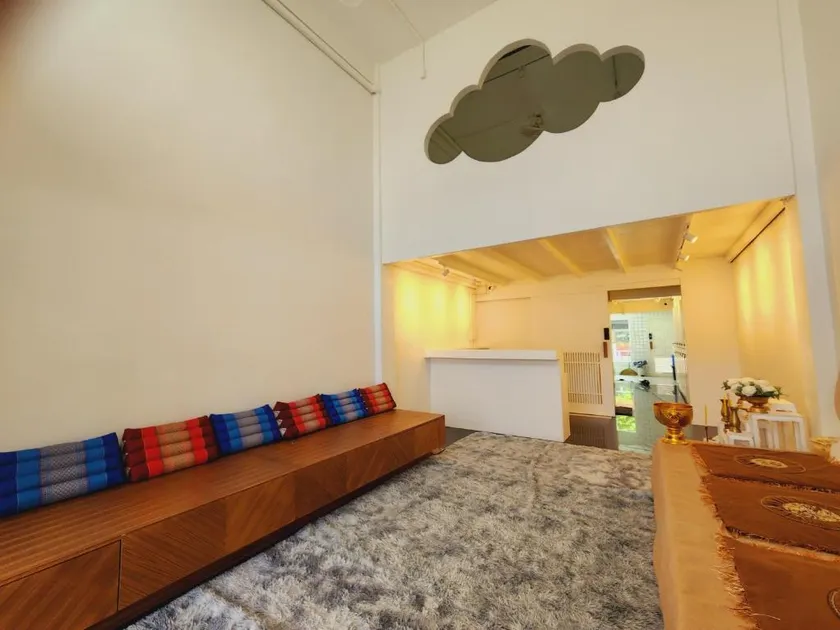 Line Bangkok Hostel - Image 1