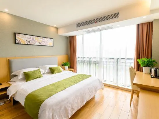 GreenTree Inn Express Hotel (Haohe Scenic Area Wenfeng City Plaza, Nantong) - Image 1