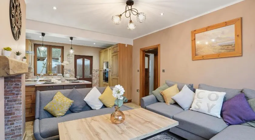 Beautiful 3 Bedroom In Birmingham - Image 1