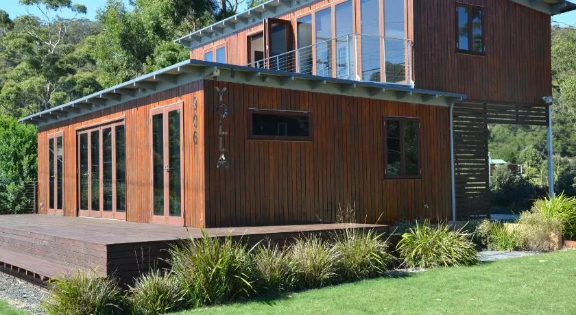 Yolla Beach House A Relaxing Getaway tranquila - Image 1