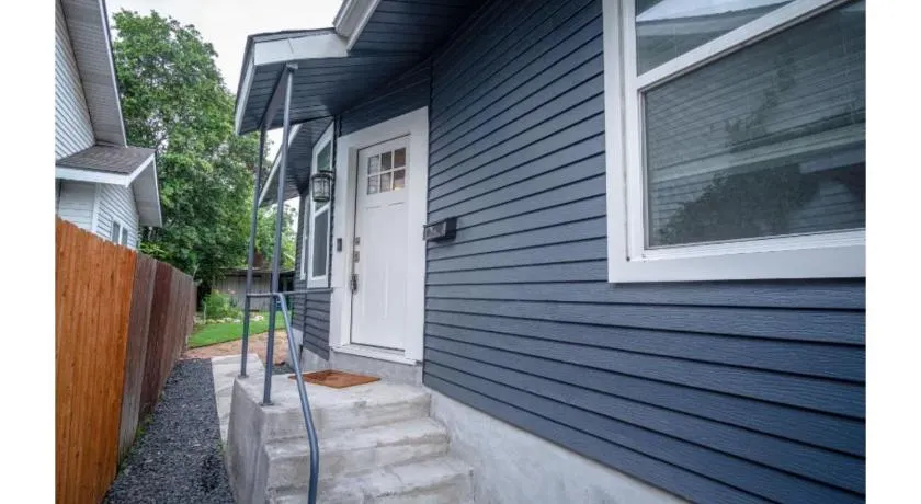 Remodeled Modern 1BR1BA Apt Near Downtown, 5min Pearl - Image 1