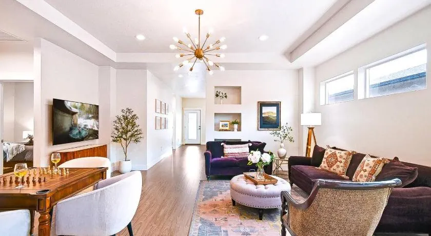 Guest Favorite 3BD 2BA Meridian Home for Business & Pleasure - Image 1