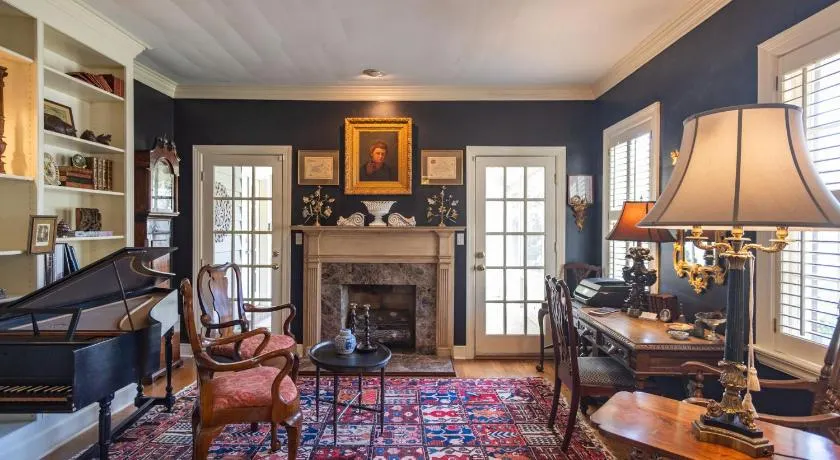 Classic Central Memphis Four Bedroom Home - Image 1