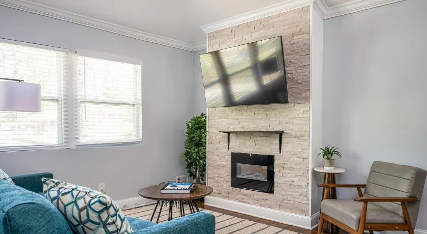 NEW Spacious Decatur Oasis w Fire Pit, Mins to ATL - Image 1