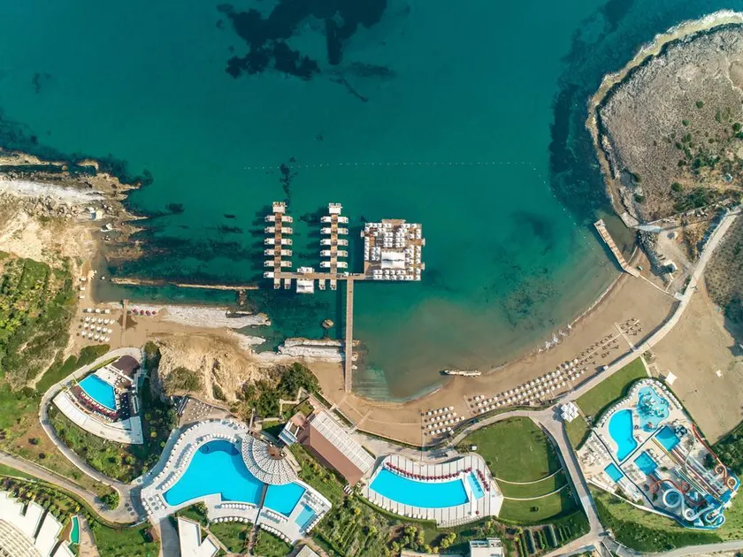 Elexus Hotel Resort & Spa & Casino - Image 1