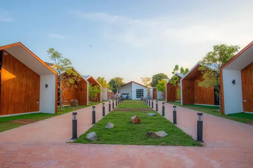 THE O-ZONE AIRPORT Riviera Lodge - Image 1
