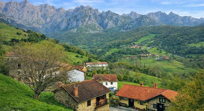 El Refugio de Redo - balcón a los Picos de Europa - Image 1