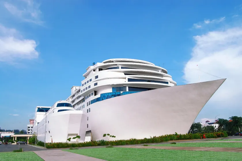 Pacific Palace Hotel - Image 1