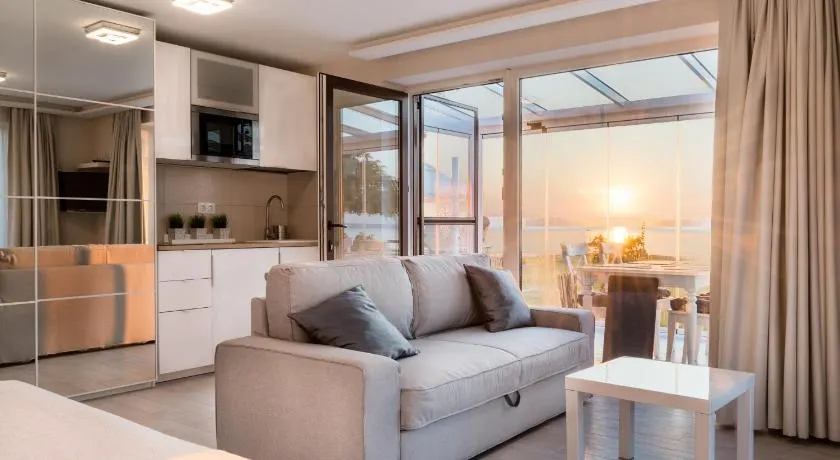 MobyDick Luxury Beach Apartment - Image 1