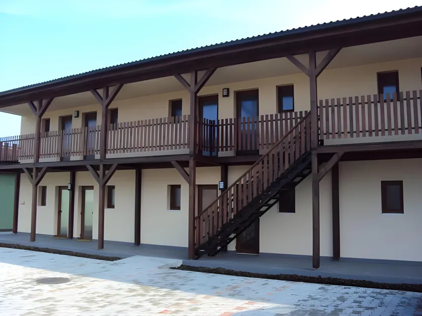 Motel R10 - Image 1