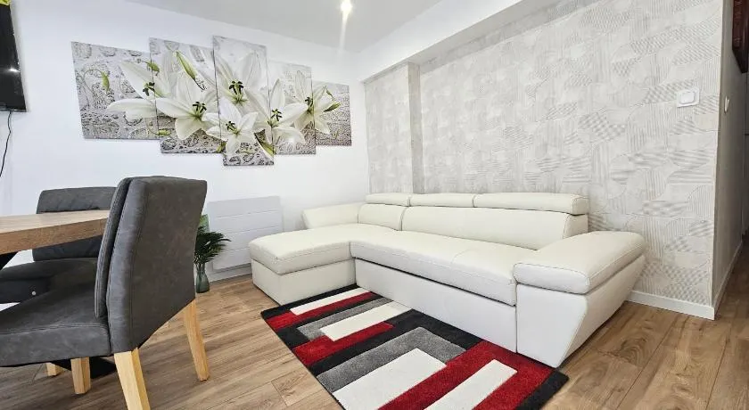 Salons Chènnevières 2 Chambres au Coeur de Conflans - Image 1