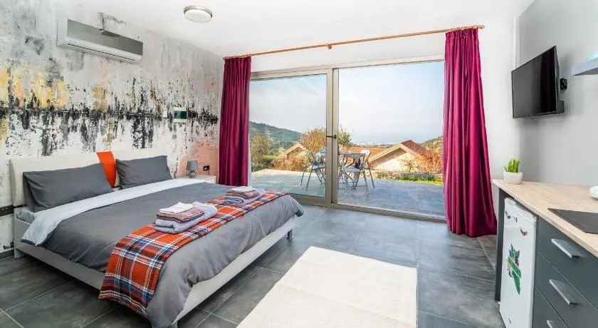 Chardonnay Guest Studio Rooms with Great view for nature lovers - Image 1