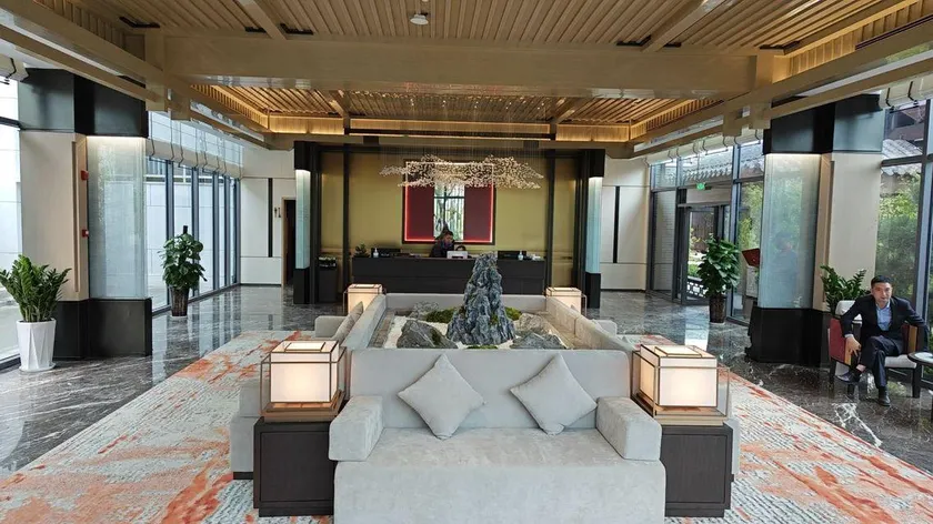 Longchang Lakeview Homestay (Guyu Lake Scenic Area) - Image 1