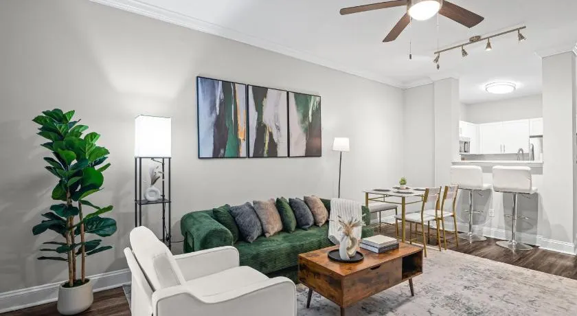 Two Luxury Private Condos Booked Together - Sleeps 8 Guests - Image 1
