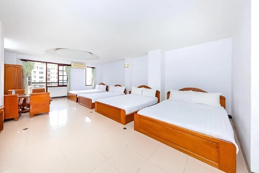 Minh Cat Hotel - Image 1