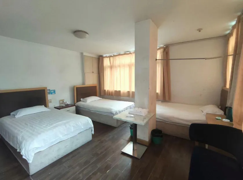 Huatai Hotel (Yueqing Liuqing North Road store) - Image 1