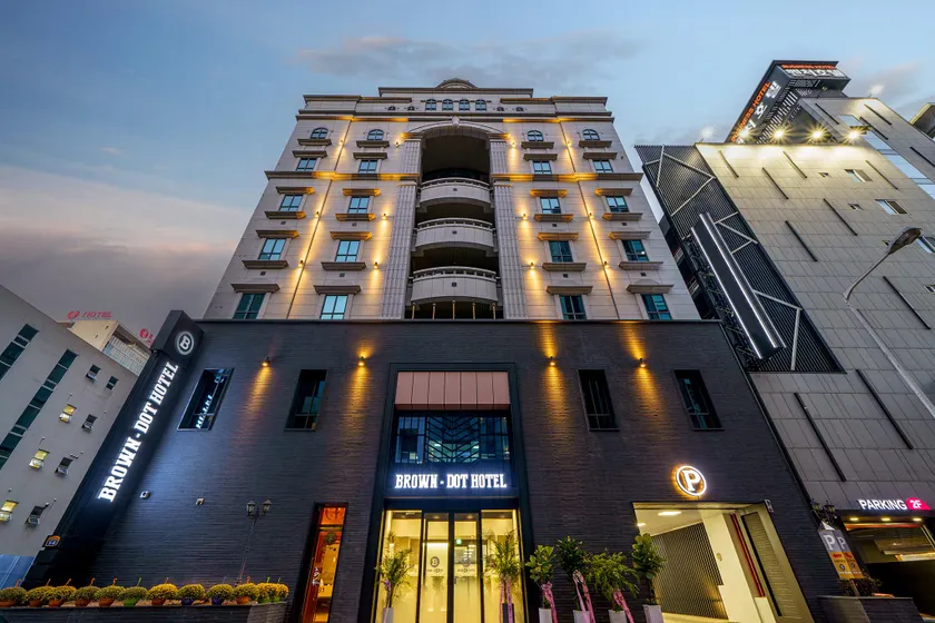 Brown dot hotel Gwangju Sangmu - Image 1