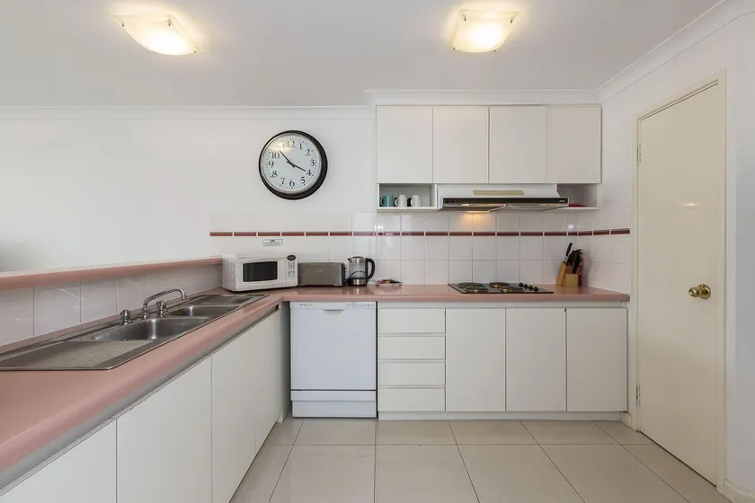 Cottesloe Cove Beach Apartment - Image 1