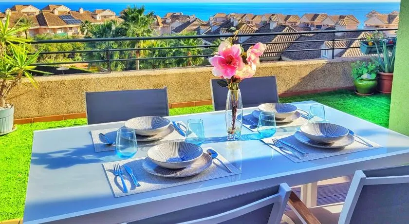 Alcaidesa, luxury apartment with sea views - Image 1
