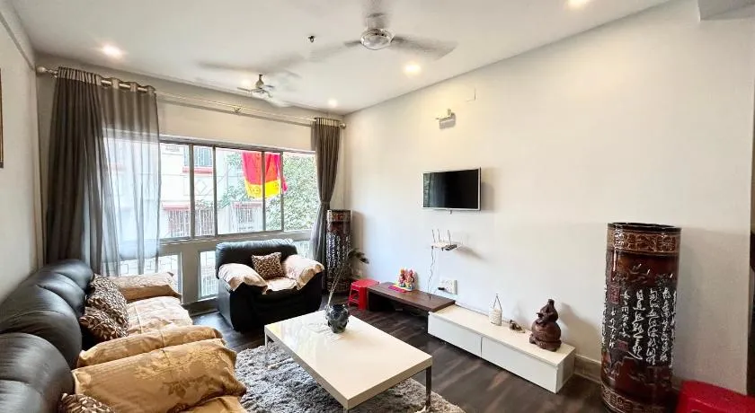 Lavish 2BHK Apartment in Ballygunge Place with Daily Housekeeping - Image 1