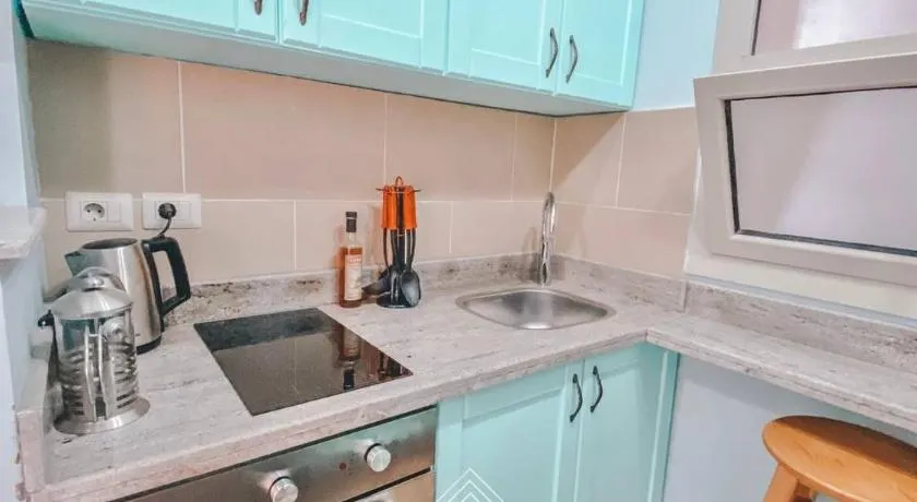 Beautiful 1 bedroom apartment - Image 1