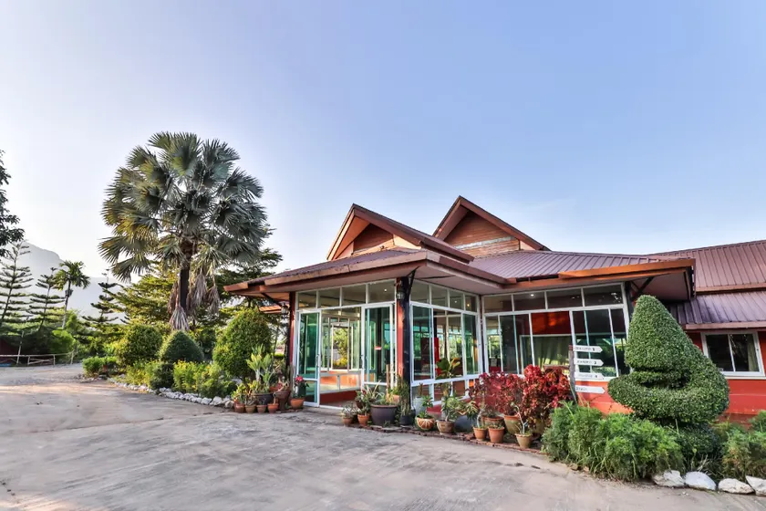 Golden Nakara Resort Maesai - Image 1