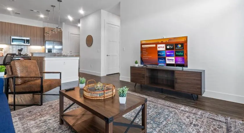 Lavish Escape 1Bd1Ba Pool w Golf Sim - Image 1
