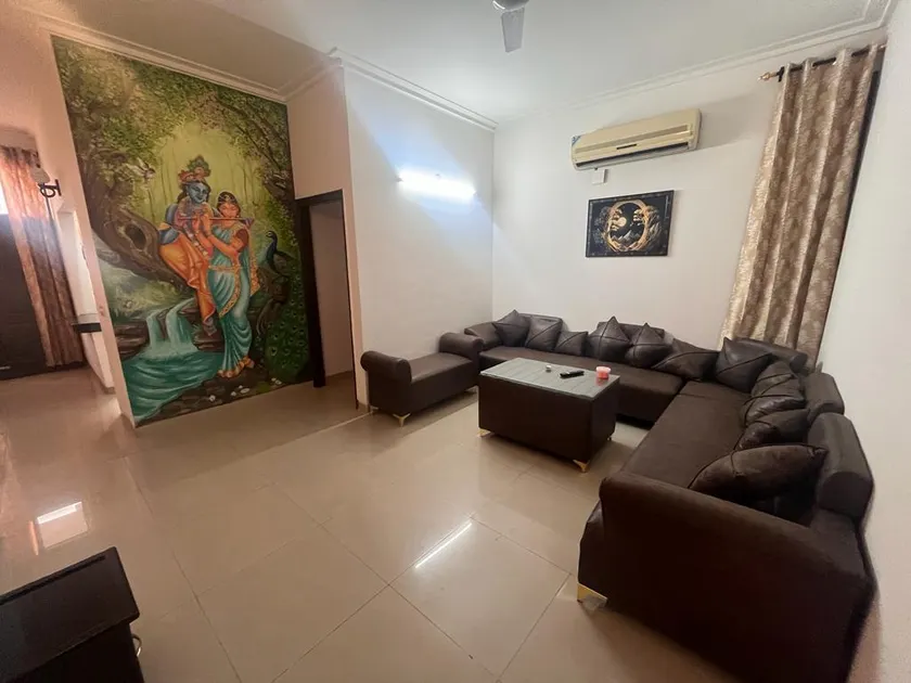A Perfect Abode: 3BHK Bliss with Every Amenity - Image 1